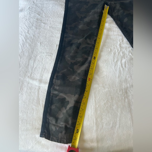 DL1961 Florence Ankle Mid Rise Instasculpt Skinny in Fort Greene sku 12392 - Picture 15 of 16